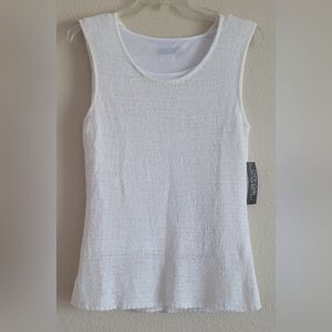 City Girl Sz Medium White Textured Scoop Neck Tank